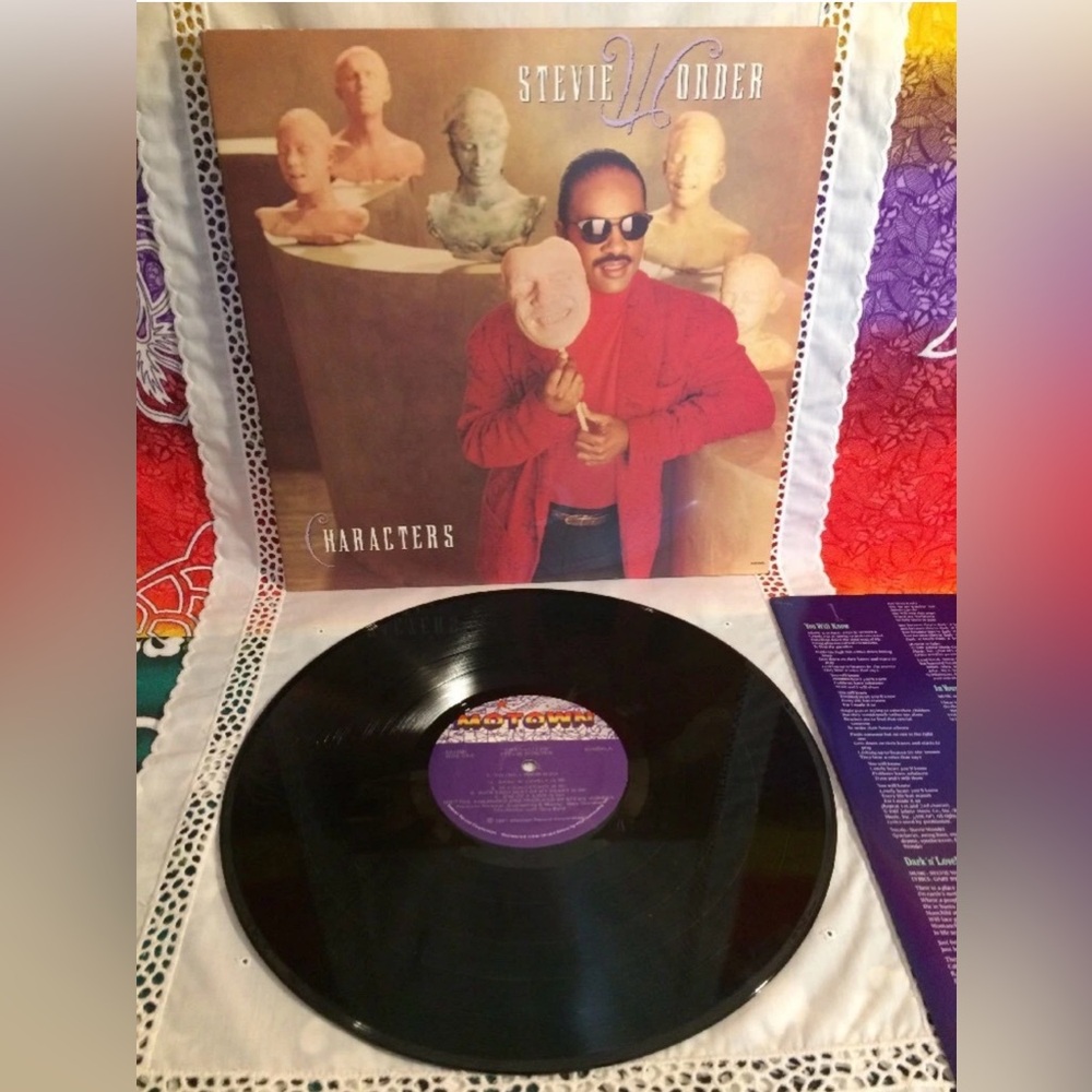 Stevie Wonder: Characters LP 1987 Motown Records Vinyl 33 RPM 6248ML VG++/VG++